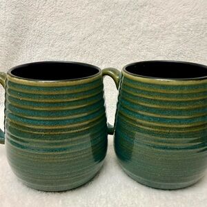 Two/ Large Green, Gold Striped Rigged Texture Stoneware Mugs 20 OZ